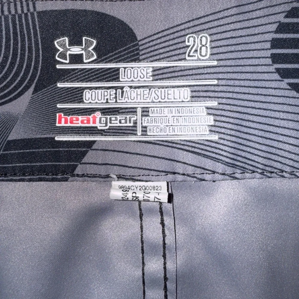 Under Armour Board‎ Shorts 28 Gray Camo Neon Green HeatGear Swim Trunks 1249254